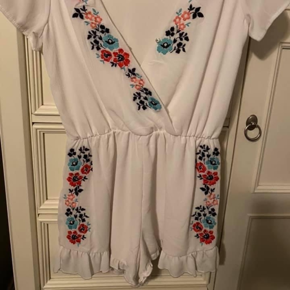 Romper - Picture 2 of 2